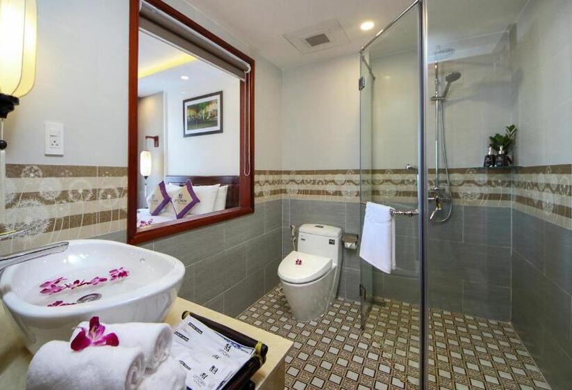 اتاق خانوادگی تودرتو, Uptown Hoi An Hotel & Spa