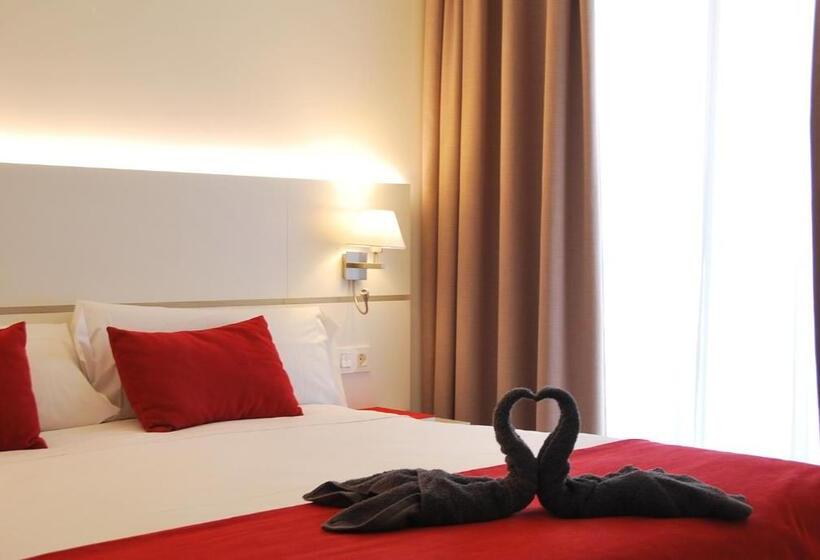 Номер Deluxe с Балконом, Pompaelo Plaza Del Ayuntamiento & Spa