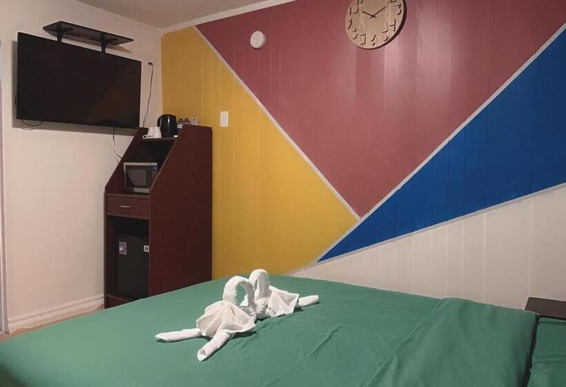 小型套房, Stop 21 Motel