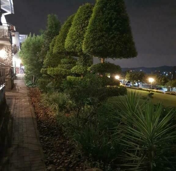 이코노미 룸, Villa Paradiso