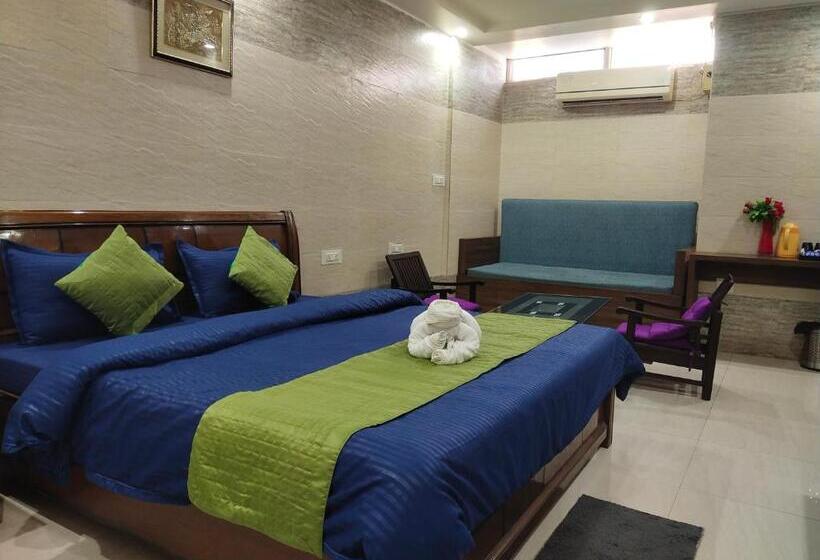 Executive Suite, Gangotri