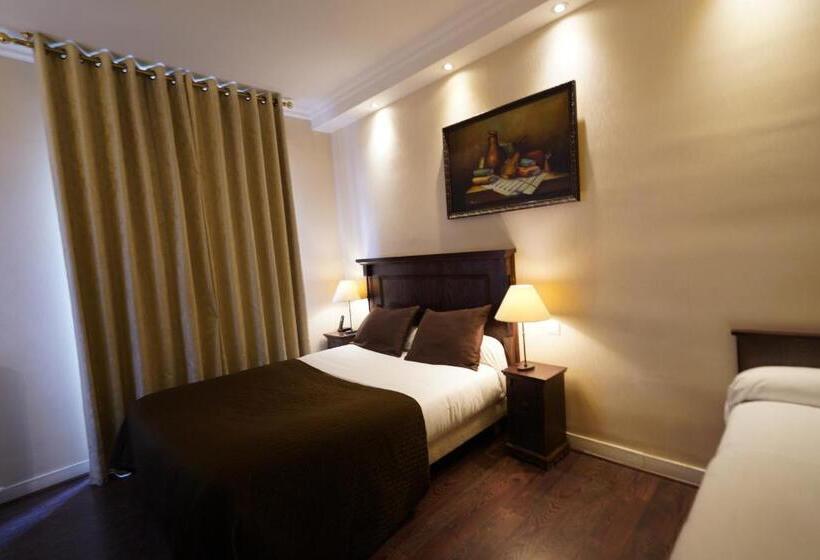 Номер Стандарт Трехместный, Hôtel Du Château