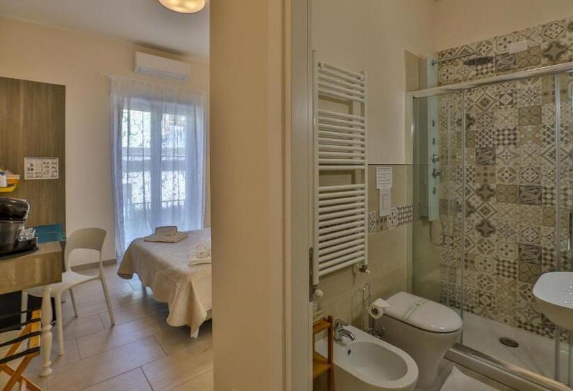 اتاق لوکس با بالکن, Residenza Eleonora