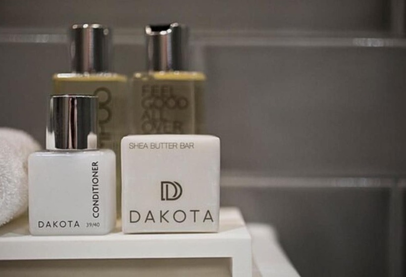 Люкс, Dakota Leeds