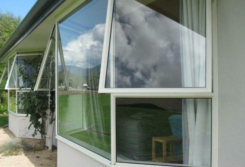 شقة غرفة واحدة, Karamea River Motels