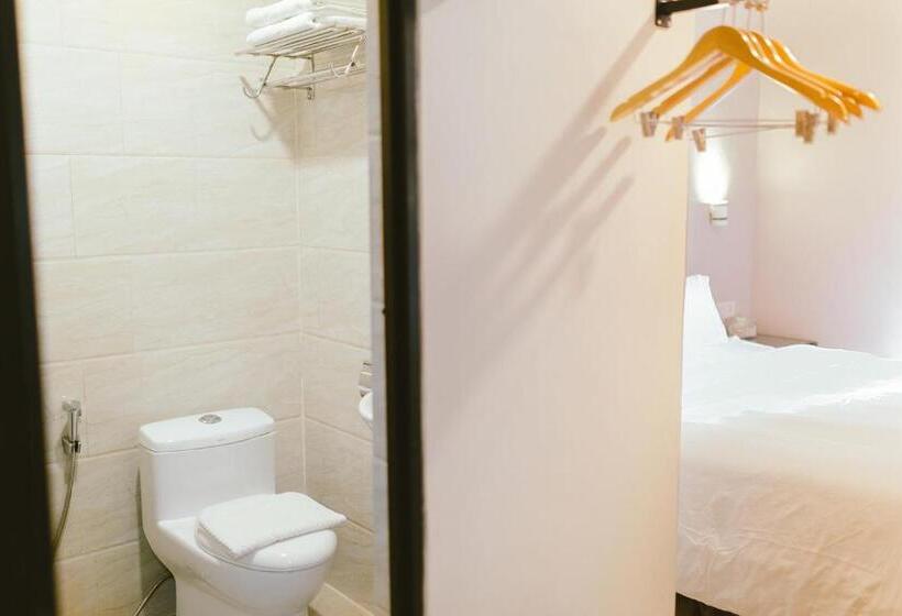 اتاق سوپریور با تخت بزرگ, Barelang Hotel Nagoya Batam