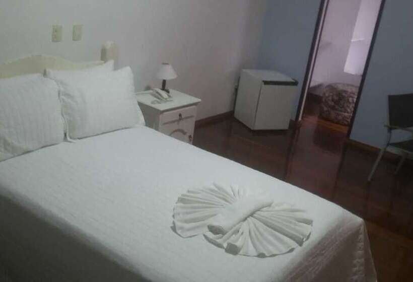 标准三人间, Grande Hotel Pozzobon