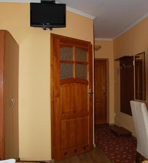 غرفة قياسية, Restauracja Redos