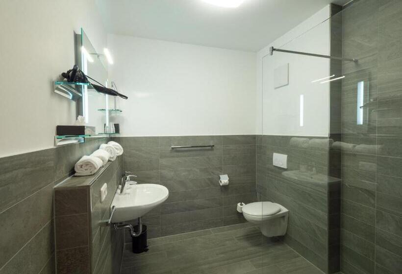 Quarto Estandar Cama King, Weinbar Fahr Away