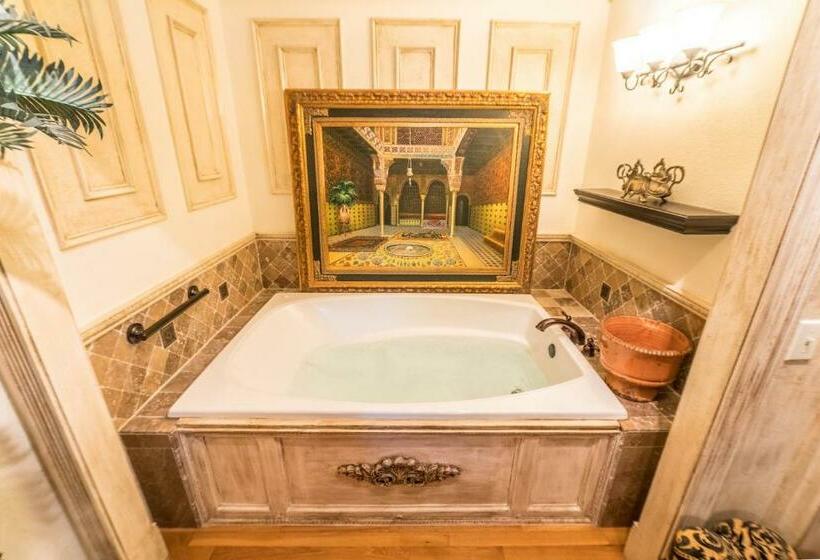 Люкс Deluxe Кровать Кинг, The Victoria Bed & Breakfast