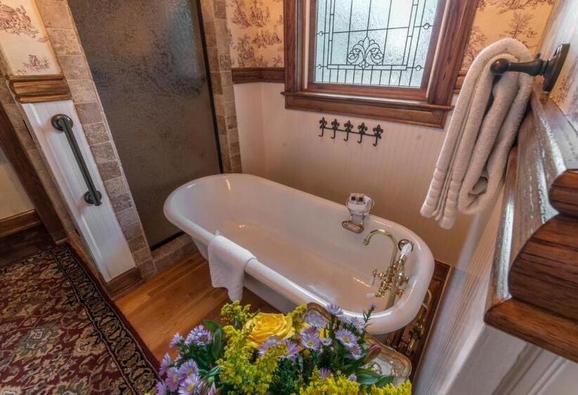 Люкс Deluxe Кровать Кинг, The Victoria Bed & Breakfast