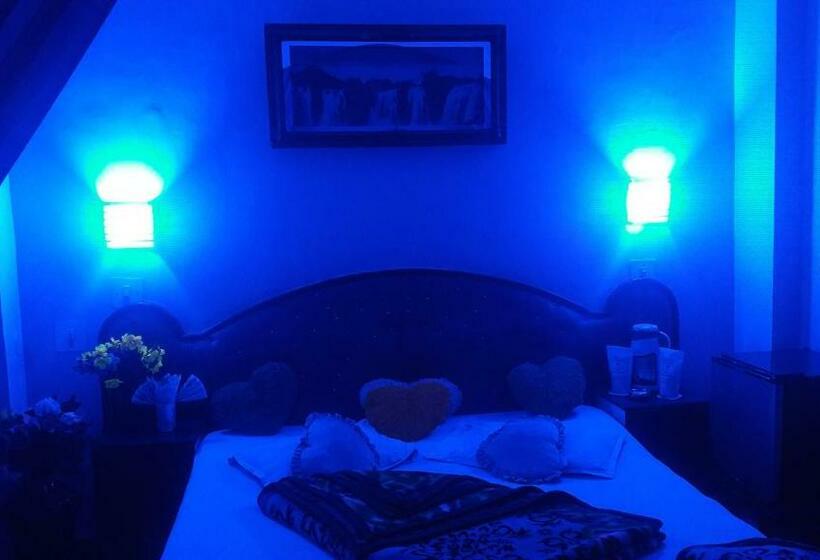 اتاق لوکس با بالکن, Sawpanlok Residential