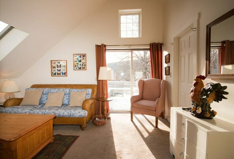 Студия Deluxe, Old Stagecoach Inn