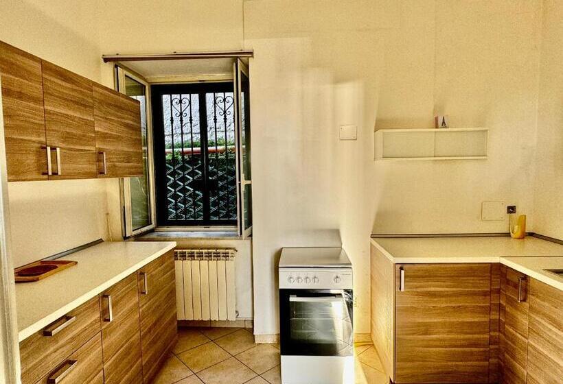 Апартаменты 1 Спальня с Террасой, B&b Dumbolo