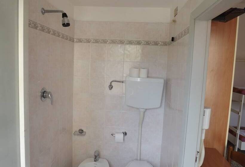 اتاق استاندارد سه نفره, La Vela