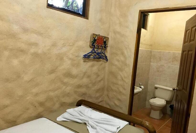 Одноместный Номер Basic, La Palapa Hut Nature Hostel