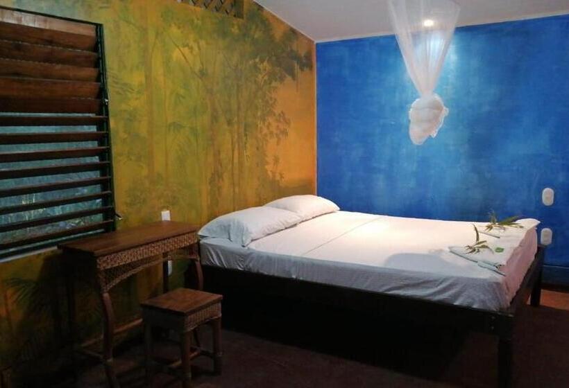 Бунгало Стандарт, La Palapa Hut Nature Hostel