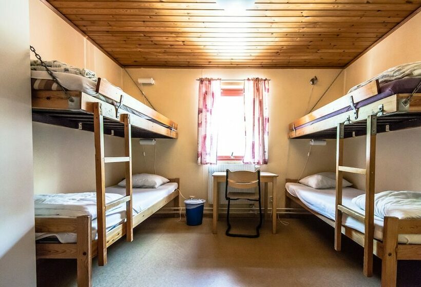 اتاق استاندارد چهارنفره با سرویس بهداشتی مشترک, Halens Camping Och Stugby