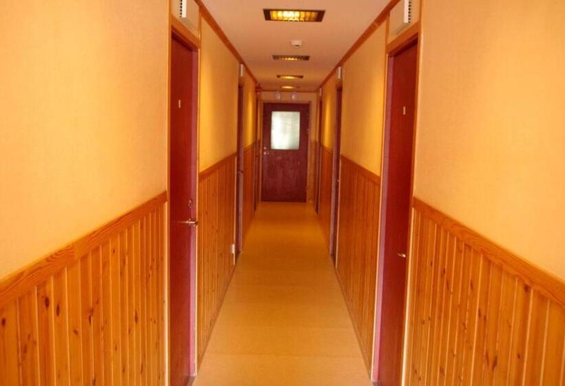 Номер Стандарт Четырехместный Совместный Санузел, Halens Camping Och Stugby