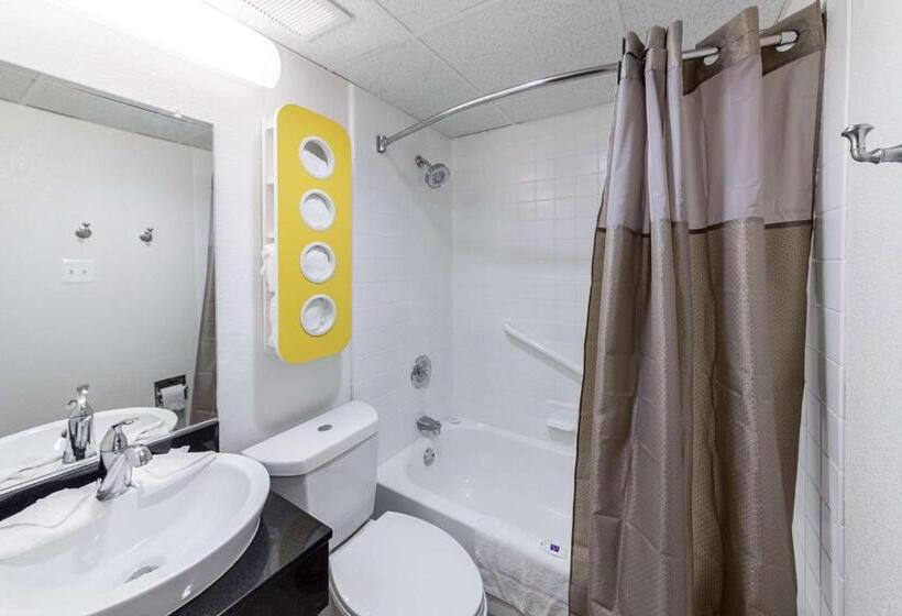 带大床的标准间, Motel 6warminster, Pa