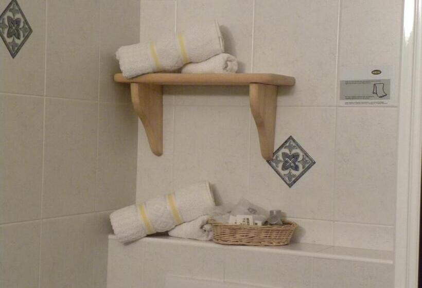 اتاق استاندارد سه نفره, B&b Martha