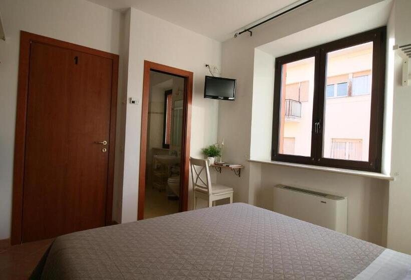 اتاق کلاسیک چهارنفره, Conero Camere