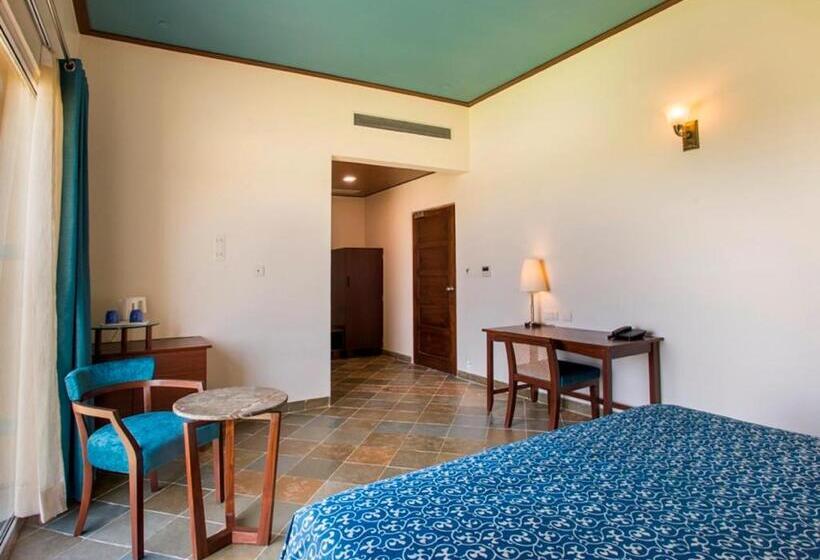 Номер Стандарт Вид на Бассейн, Dera Masuda Luxury Resort