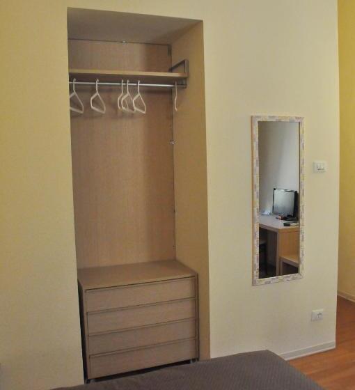 اتاق استاندارد, B&b Al Canto Del Cavour