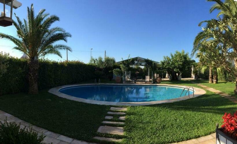 اتاق استاندارد سه نفره, Villa Caramia