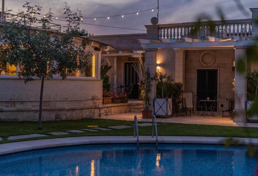 اتاق لوکس, Villa Caramia