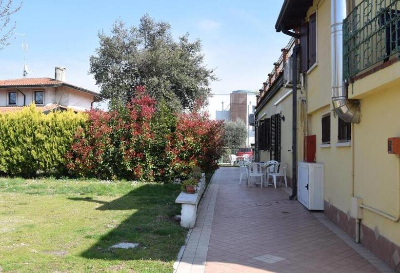 Апартаменты 1 Спальня Вид на Сад, Albergo Trattoria Fioravante