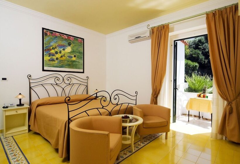 Номер Стандарт Боковой Вид на Море, Villa Bianca