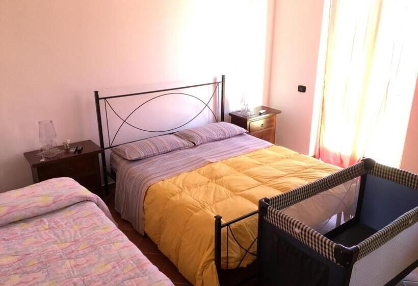 اتاق ساده سه‌ نفره, B&b Villa Zia Febronia
