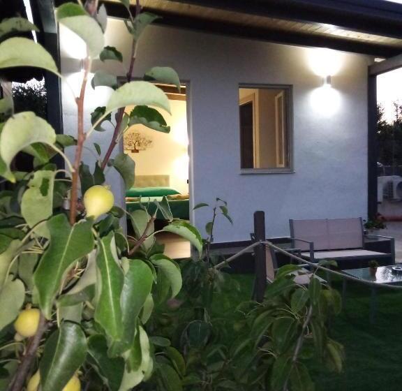 اتاق لوکس, La Bianca Scogliera