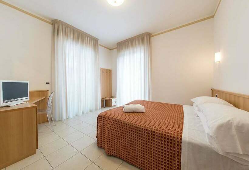 Номер Стандарт, Ristorante Hotel Lucia   100 Mt Dal Mare