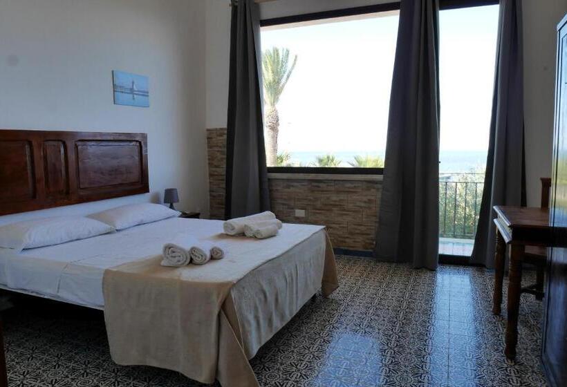 اتاق استاندارد با بالکن و چشم‌انداز دریا, Al Vecchio Pontile Bed And Breakfast