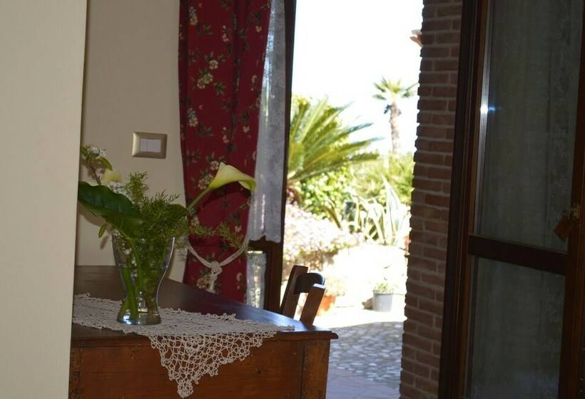اتاق استاندارد چهارنفره با چشم‌انداز باغ, Villa Quiete