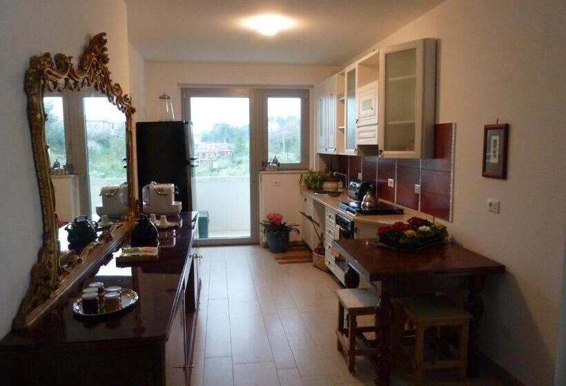 Апартаменты 3 Спальни, Domus Petrae   Ripatransone