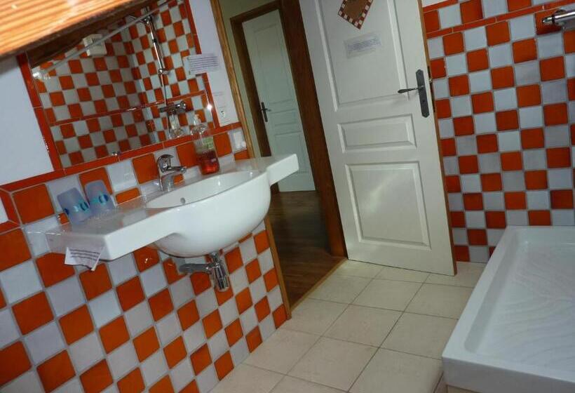 Четырехместный Номер Стандарт, La Source, Vegetarian Guest House