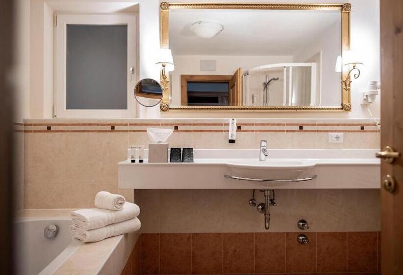Номер Стандарт с Балконом, Alpine Spa Resort Viktoria