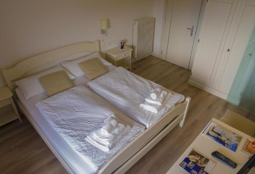 Номер Стандарт, B&b Francolini