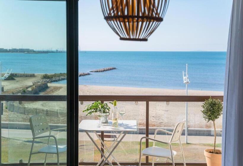 Студия Стандарт Вид на Море, Cafe Miramar