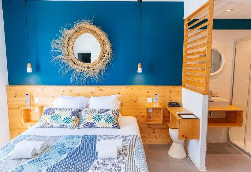 Номер Стандарт Боковой Вид на Море, Cafe Miramar