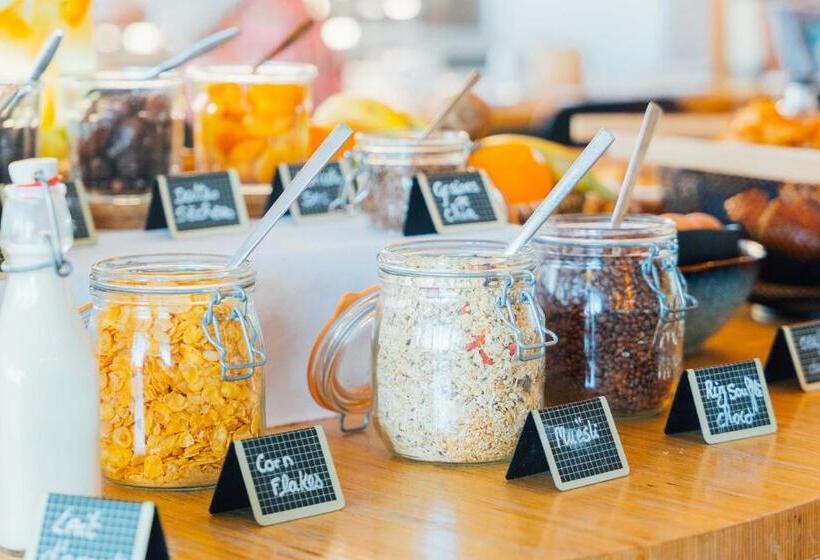 Номер Стандарт Боковой Вид на Море, Cafe Miramar