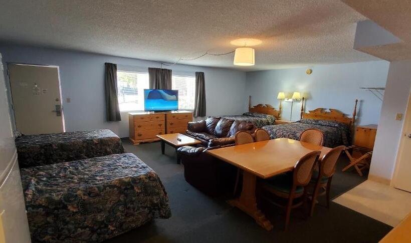 패밀리 룸, Lakeview Inn & Suites Okeechobee
