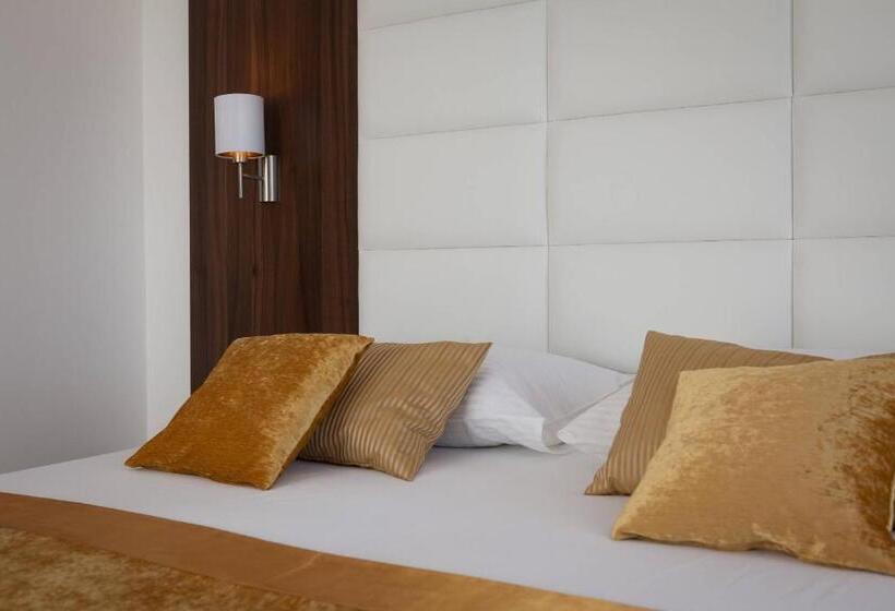 Standard Room with Balcony Side Sea View, Perla