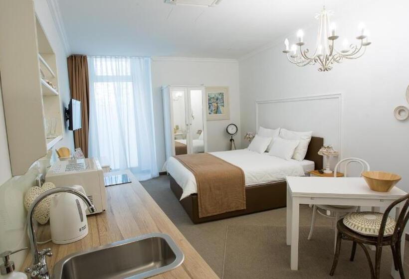استودیو استاندارد با بالکن, Regal Residence B&b