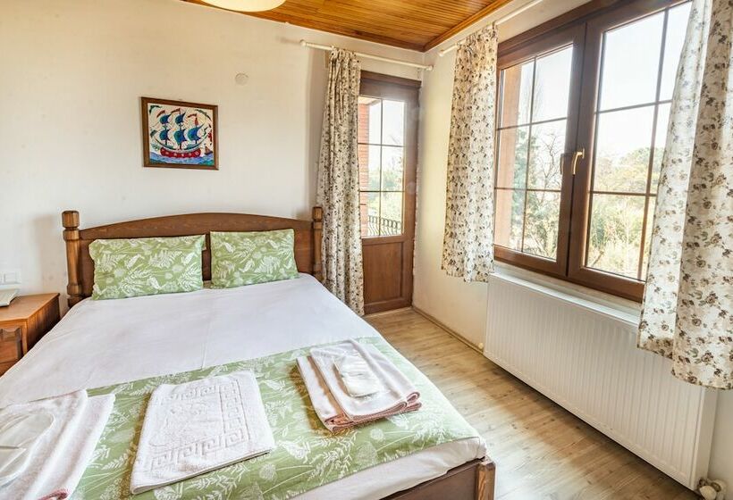 Номер Стандарт Вид на Озеро, İznik Seyir Otel