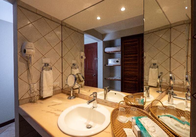 Люкс, Papagayo Golden Palms Beachfront