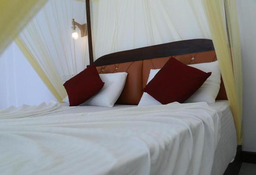 Номер Deluxe с Балконом, The Grand Yala